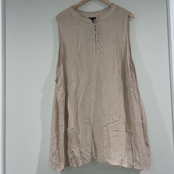NWT Torrid Plus Swiss Dot Ruffle Trim Mock Neck Top, Mushroom Tan, Size 5X/28W - Picture 2 of 9